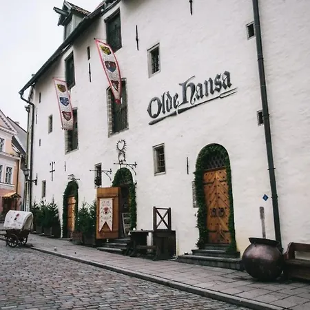 Amazing In Heart Of Old Town *
